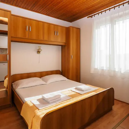 Cozy With Private Terrace Barac * Crikvenica